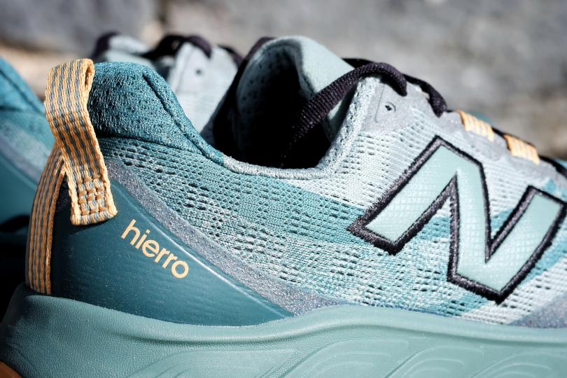 Zoom sur l'encolure de la New Balance Fresh Foam Hierro v9