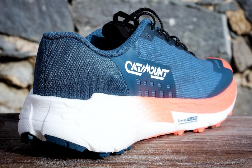La Brooks Catamount 4, vue 3/4 arrière