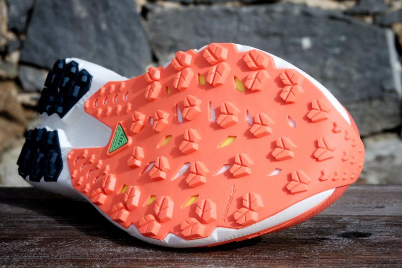 Les crampons de la Brooks Catamount 4
