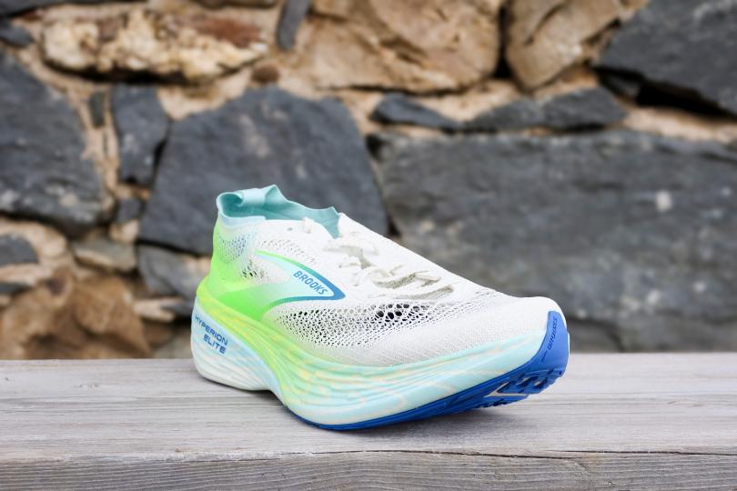 Vue 3/4 arrière / Brooks Hyperion Elite 4 PB
