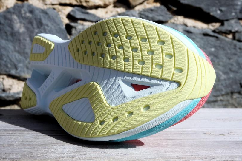 La Hoka Mach X 2, vue sous la chaussure