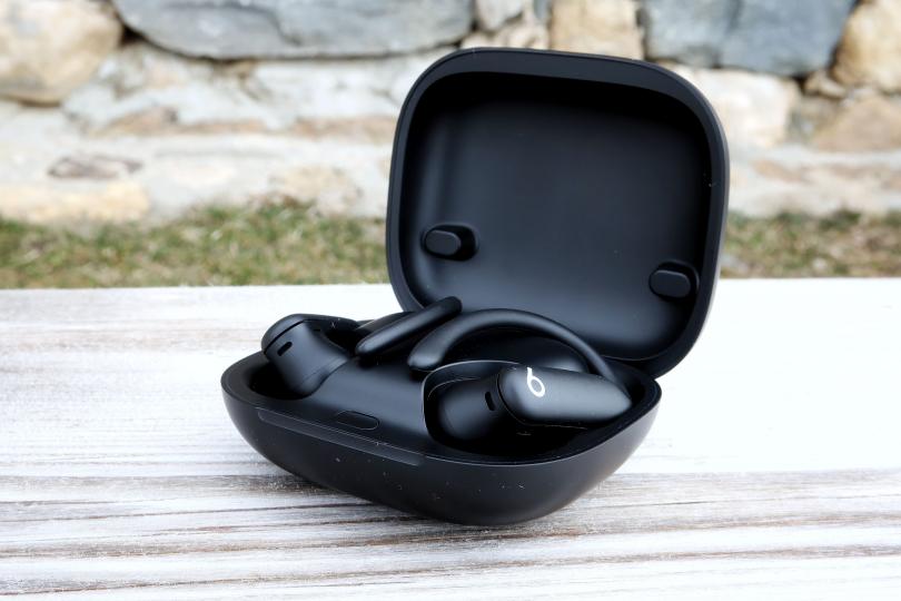 Powerbeats Pro 2 dans son chargeur