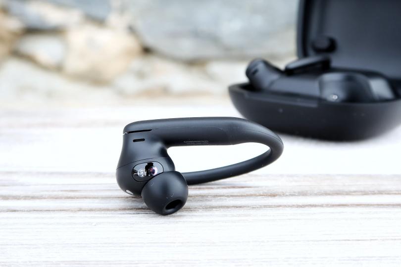 Zoom / Powerbeats Pro 2