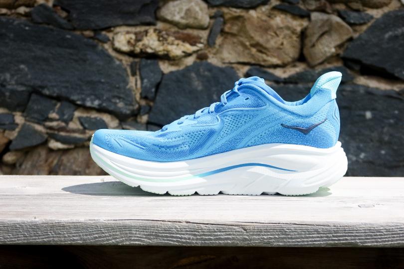 La Hoka Clifton 10 de profil