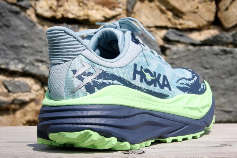 La Hoka Stinson 7, 3/4 arrière et talon