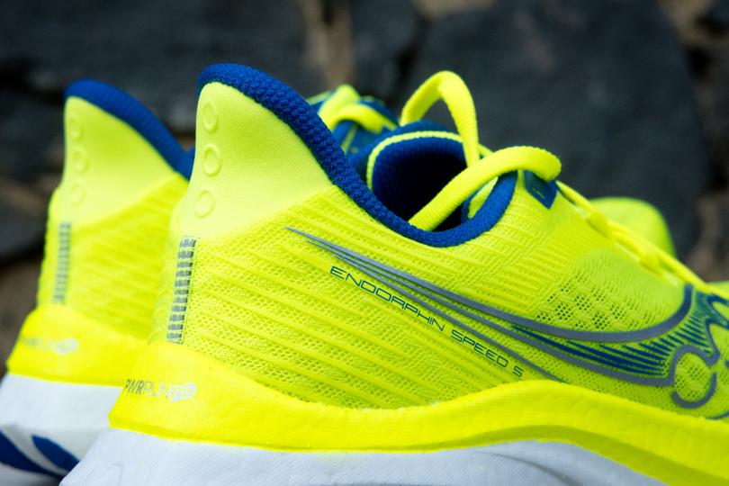 Le talon, l'arrière, de la Saucony Endorphin Speed 5