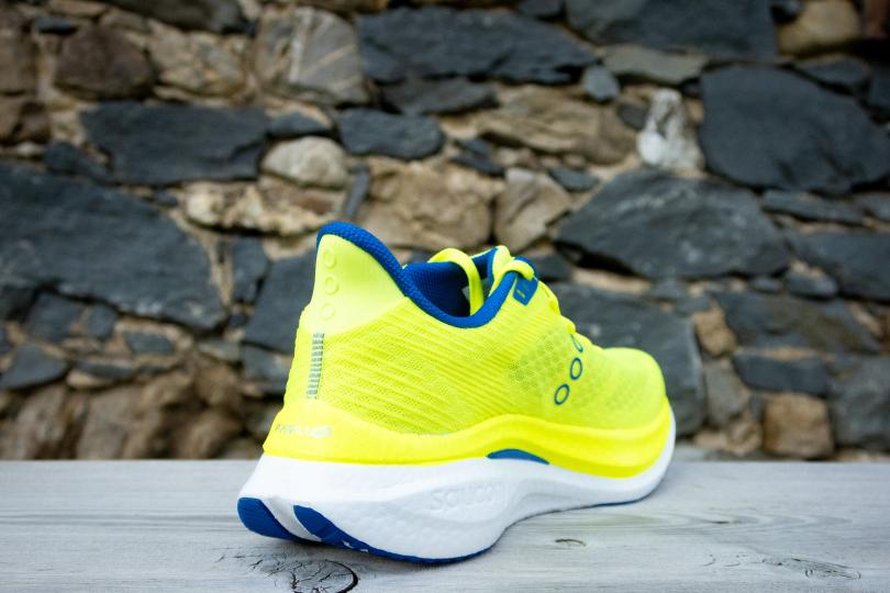 Vue 3/4 arrière, Saucony Endorphin Speed 5