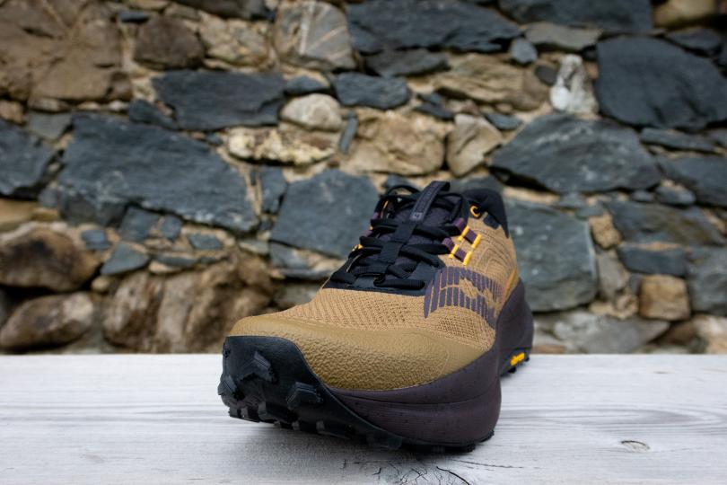Vue avant de la Saucony Xodus Ultra 4