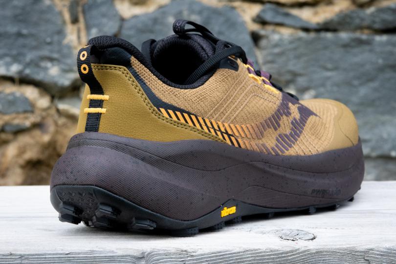 Vue 3/4 arrière de la Saucony Xodus Ultra 4