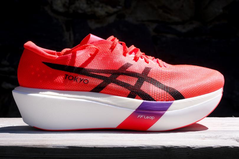 Asics MetaSpeed Sky Tokyo, vue de côté