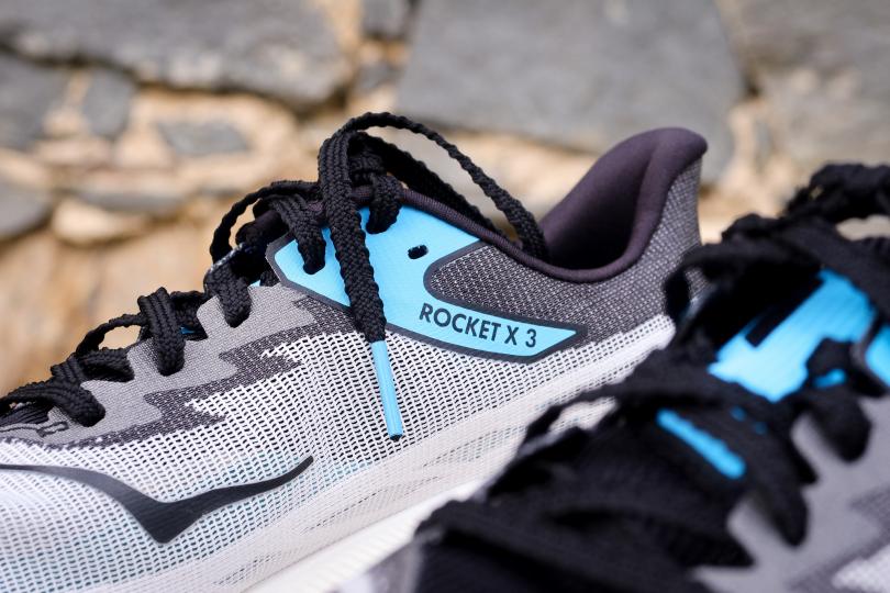 Zoom sur la tige, lacets, languette / Hoka Rocket X 3