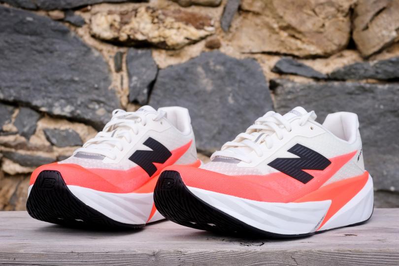 Les New Balance FuelCell Rebel V5