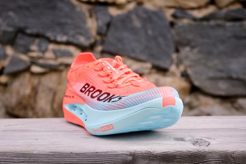 Brooks Hyperion Elite 5, vue avant