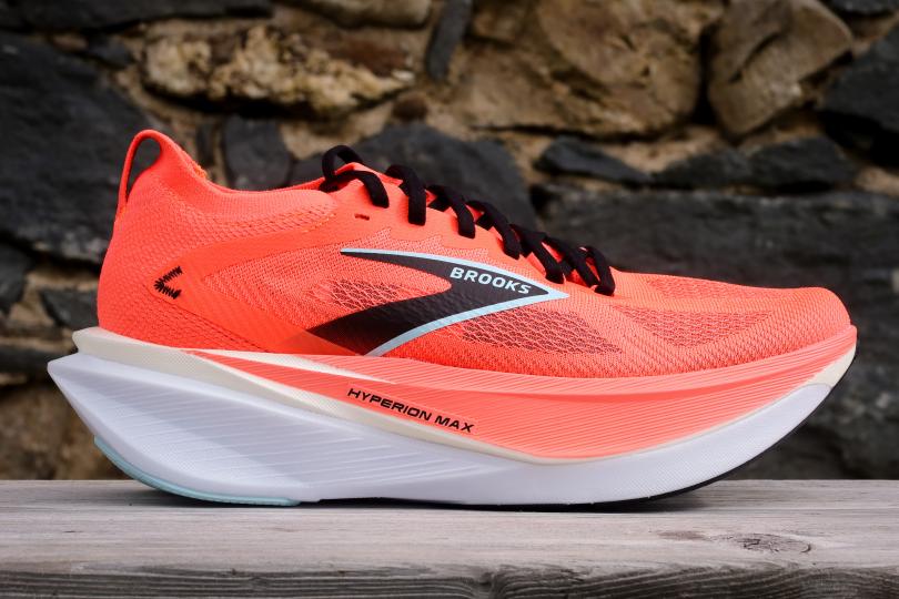 la Brooks Hyperion Max 3 de profil