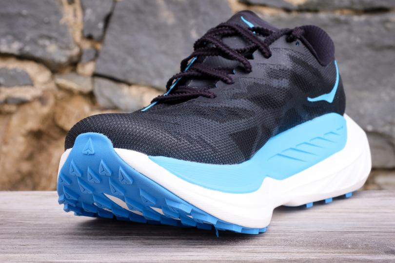La Hoka Rocket X Trail de l'avant