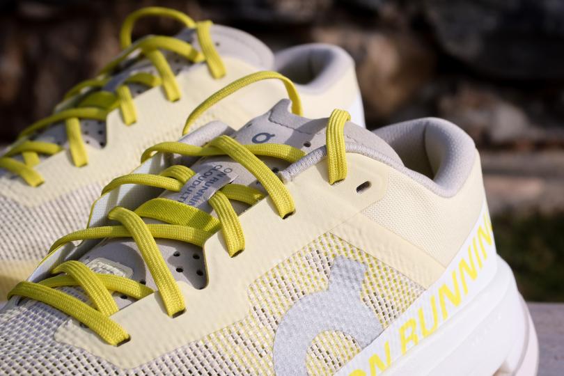 On Runnning Cloudultra 3, la languette et les lacets