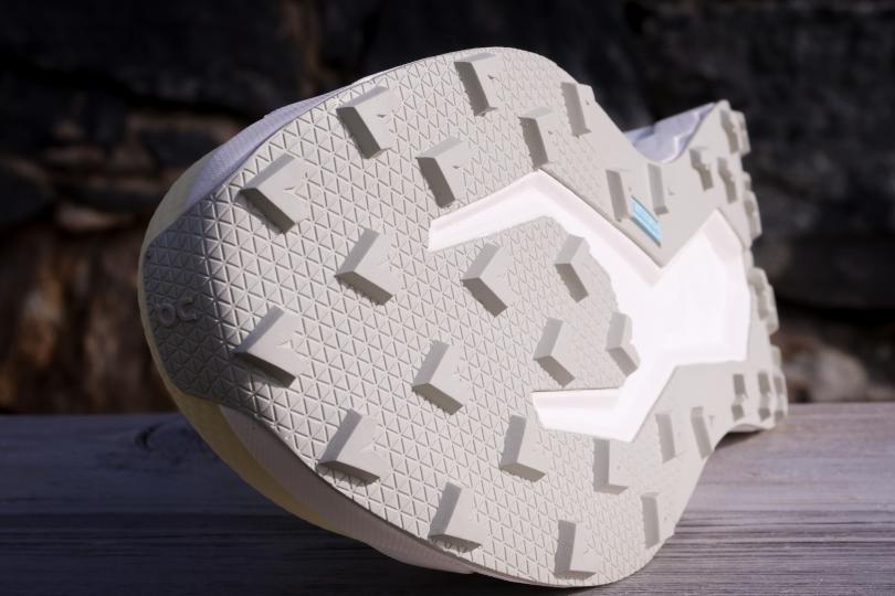 On Runnning Cloudultra 3, crampons de 3 mm