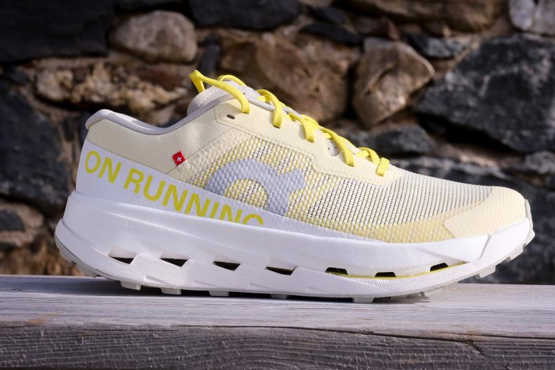 On Runnning Cloudultra 3, vue latérale