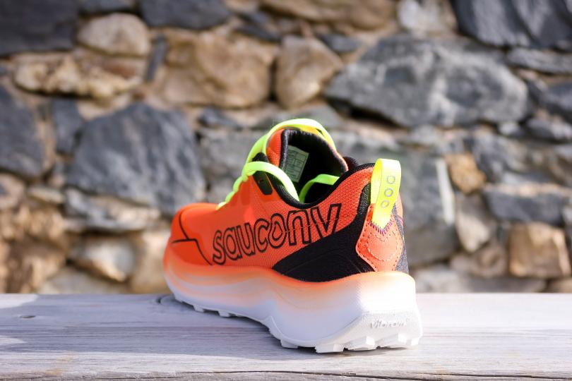 Saucony Peregrine 16, vue 3/4 arrière