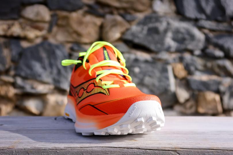 Saucony Peregrine 16, vue 3/4 avant