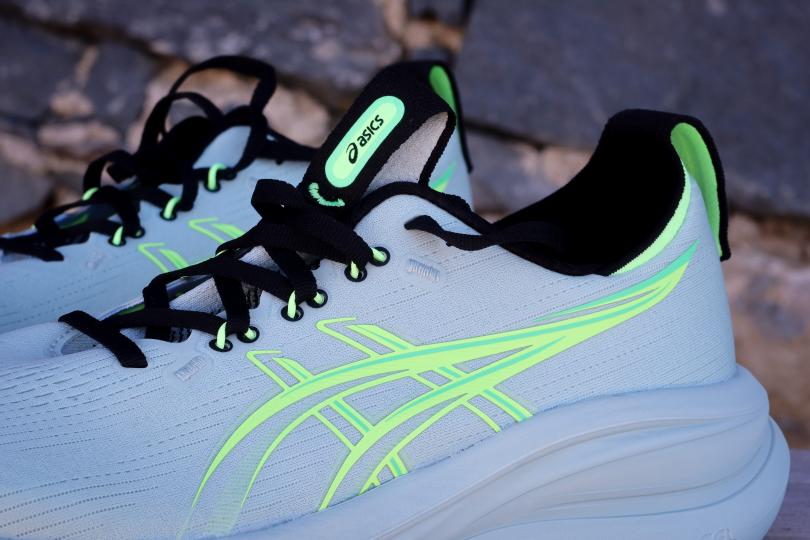 Asics Gel Nimbus 28, lacets, languette