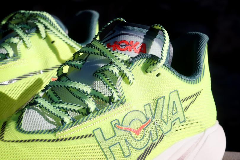 Zoom sur la tige des Hoka Cielo X1 3.0