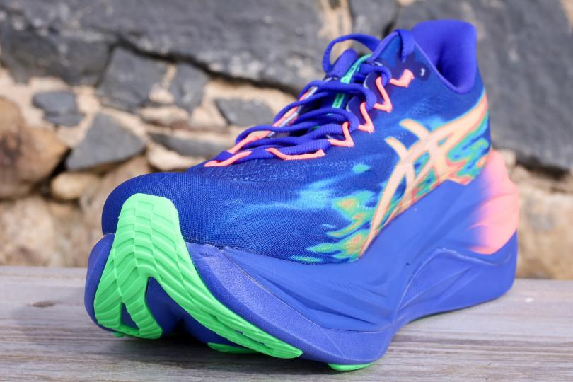 Vue avant / Asics SuperBlast 3