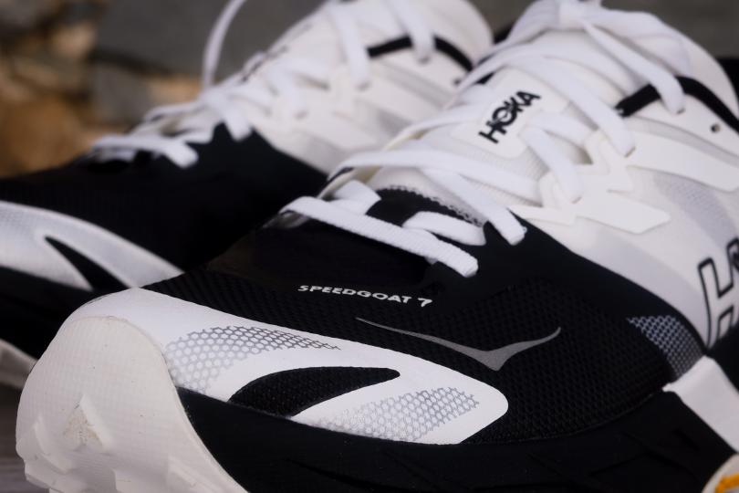 L'avant des Hoka SpeedGoat 7