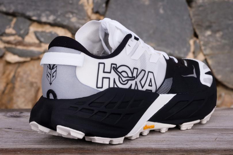 La Hoka SpeedGoat 7 de 3 quarts arri&egrave;re