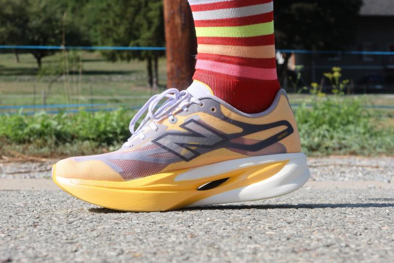 RunMag, New Balance SC Elite V6. Test terrain, vue de profil
