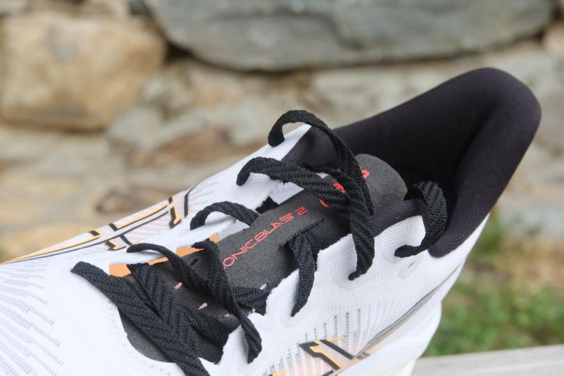 RunMag, Asics Sonicblast 2. Zoom sur la languette