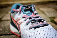 Asics Gel Kayano 27 - Zoom sur le mesh et les lacets