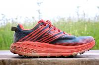 L'imposante semelle de la Hoka SpeedGoat 4