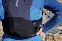 Rangement veste dans le sac de trail Evadict Mixte 10l