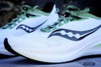 Zoom sur les Saucony Triumph 21