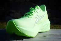 la Asics Novablast 4, zoom avant