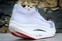 La Mizuno Wave Rebellion Pro 2, le talon, vue arrière