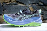 Vue latérale de la Asics Trabuco Max 3