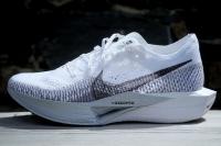 La Nike Vaporfly 3 vue de côté, transparence du mesh