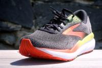 Brooks Launch 16, vue 3/4 avant