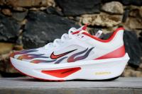 La Nike Zoom Fly 6 de côté