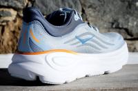 La Hoka Bondi 9, l'arrière, le talon