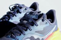 Les lacets et la languette des Saucony Xodus Ultra 3