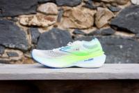 La Brooks Hyperion Elite 4 PB de profil