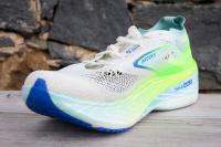 La Brooks Hyperion Elite 4 PB de 3/4 avant