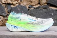 La Brooks Hyperion Elite 4 PB vue de côté
