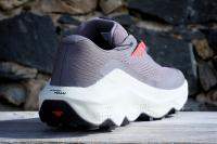 Salomon Ultra Glide 3, vue 3 quarts arrière
