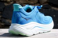 Hoka Clifton 10, vue 3/4 arrière