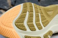 La semelle extérieure de la Asics Gel Kayano 32