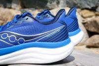 Vue zoomée sur le talon des Saucony Triumph 23